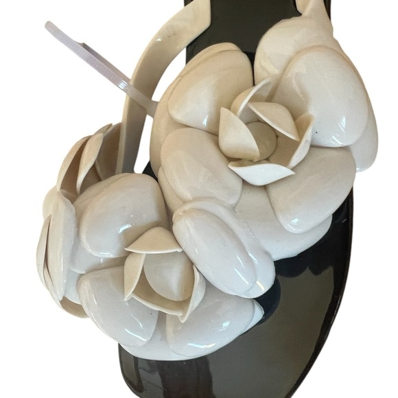 Jeffrey Campbell Black and White Sandals with Floral Strap Design - Picture 3 of 8